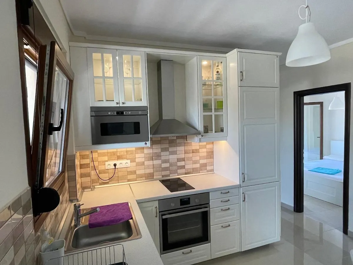 Luxury And Sunny Apartment 250 Mts From The Beach!! Peraia