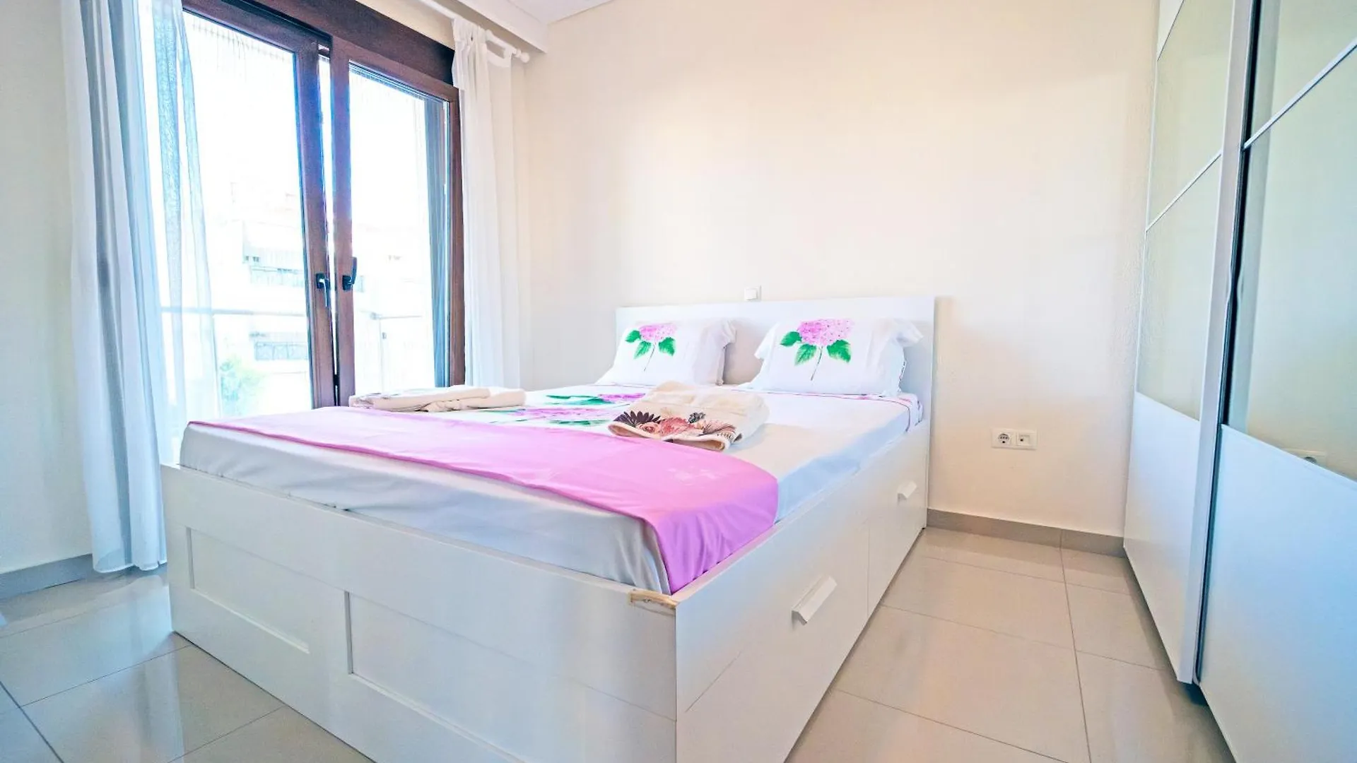 Luxury And Sunny Apartment 250 Mts From The Beach!! Peraia  Greece
