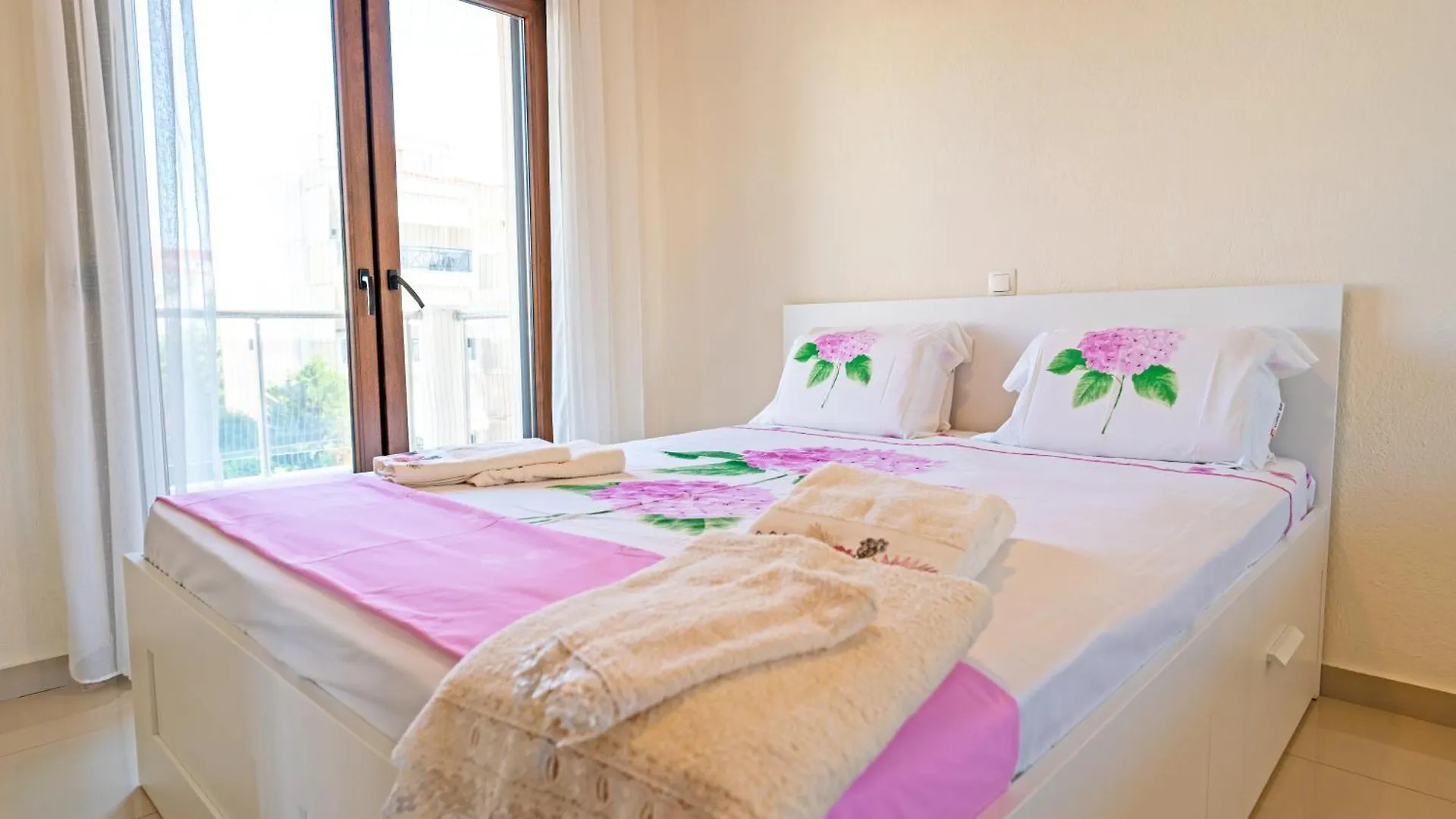 Luxury And Sunny Apartment 250 Mts From The Beach!! Peraia  Greece